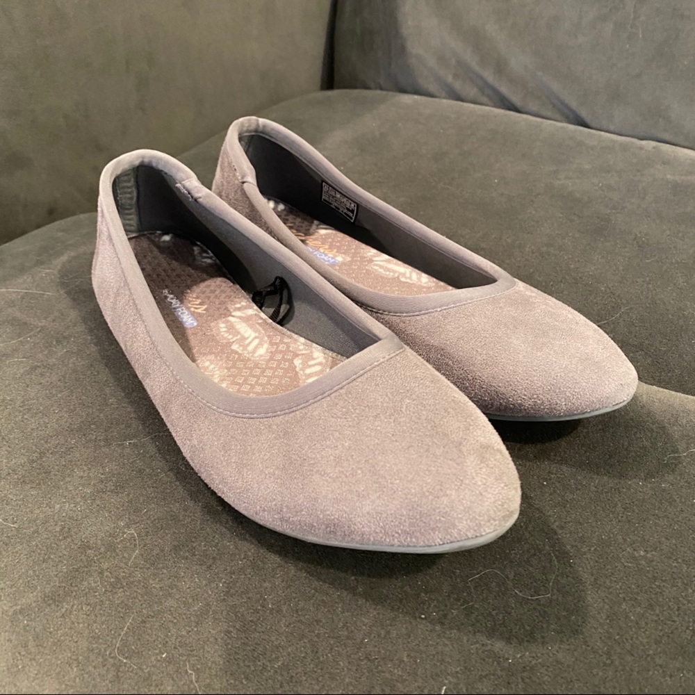 Skechers Cleo flats, gray, size 8.5